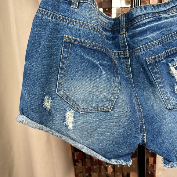 Vero Moda Medium Wash Blue Denim Jean Shorts w Raw Hem & Distressing Waist 18” - Picture 8 of 14